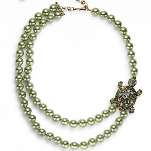 Heidi Daus Turtle Necklace & Earrings Set “Simply Irresistible” Green Crystals - Picture 4 of 14